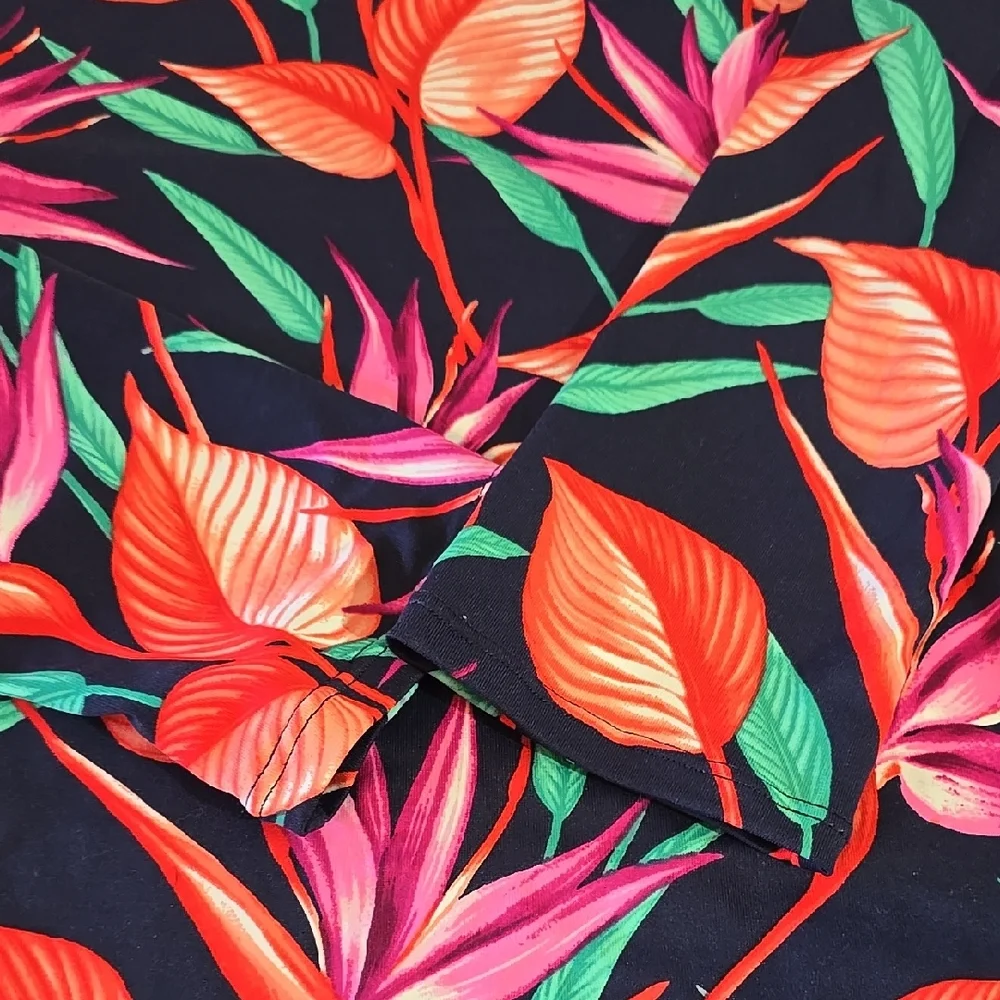 Tommy Bahama Rash Guard Swim Top - Picture 6 of 6